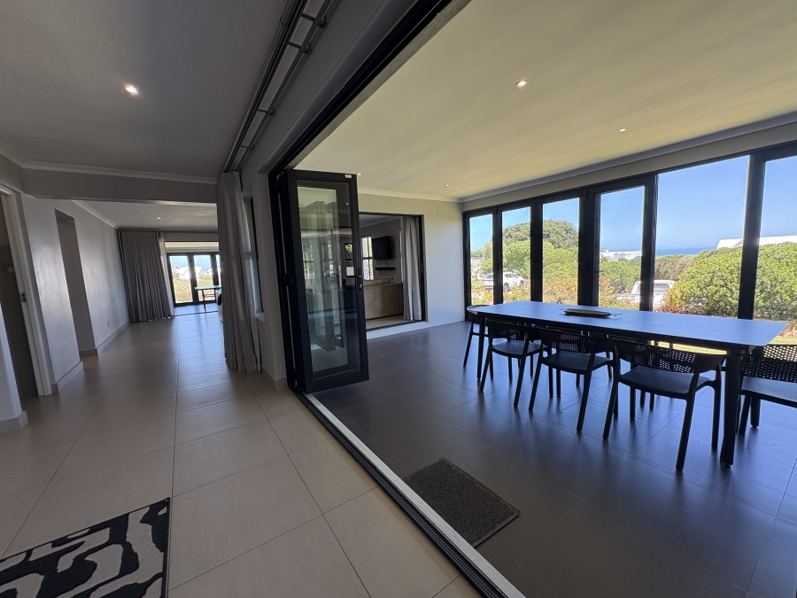 4 Bedroom Property for Sale in Grotto Bay Western Cape